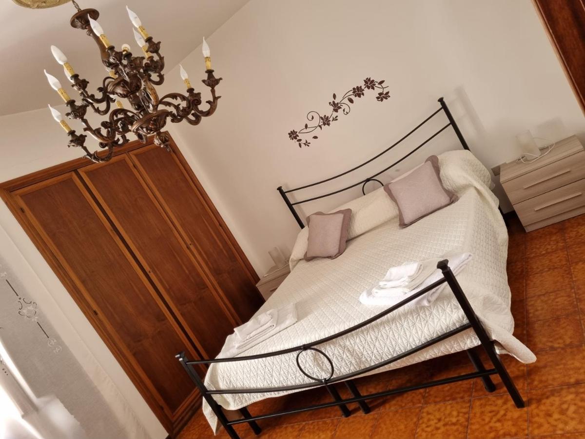 A Casa Di Cristina Apartment กุบบีโอ ภายนอก รูปภาพ